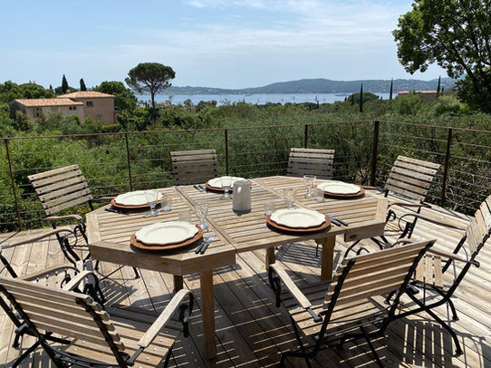 Terasse Table (dressée).jpeg