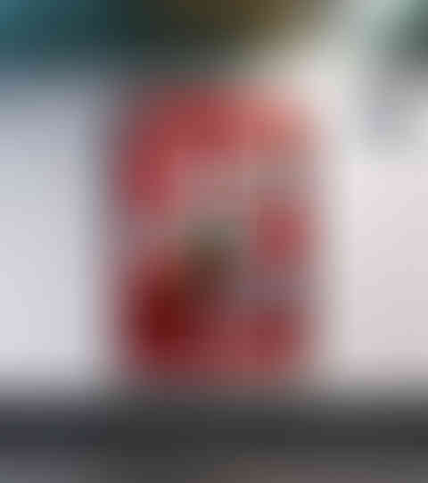 an advertisement for a bottle of champagne says en garde l' atelier sabrage avec mumm