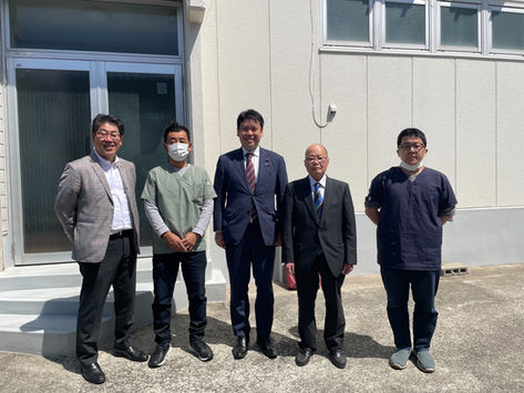 松本洋平衆議院議員　和歌山の歯科技工所を視察