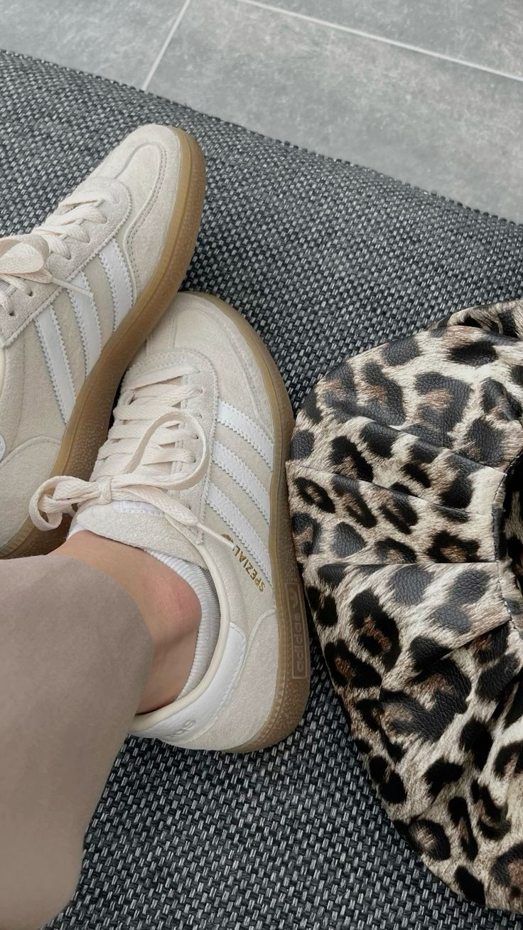 תמונה ממוזערת: Adidas Spezial OG - Beige and White