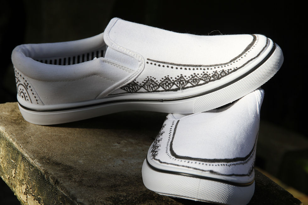 Handpainted canvas shoe, women size 10