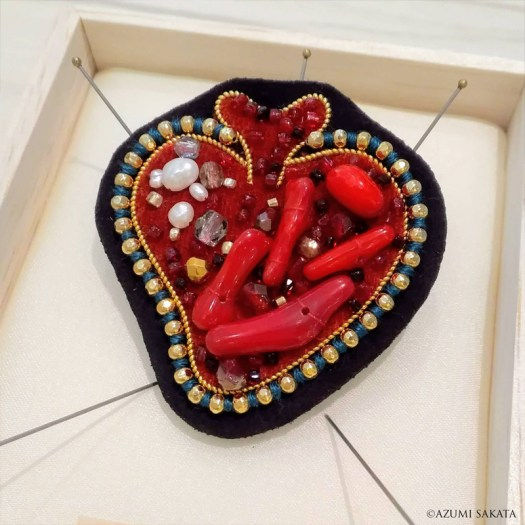 【New!】坂田あづみ ハンドメイド 刺繍ブローチ