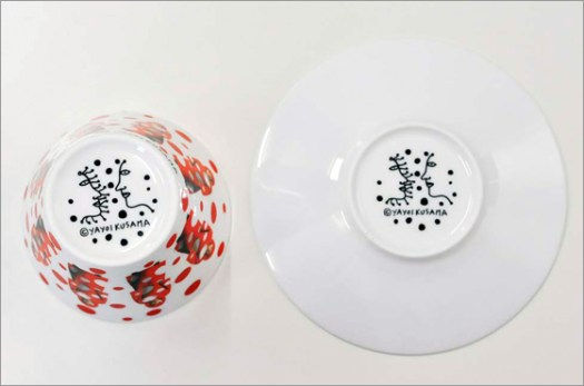 新商品：草間彌生「8人のヤヨイ」カップ＆ソーサー