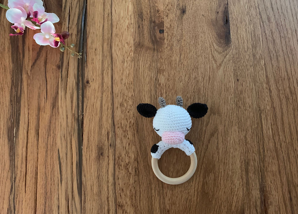 Greifling Kuh gehäkelt mit Rassel