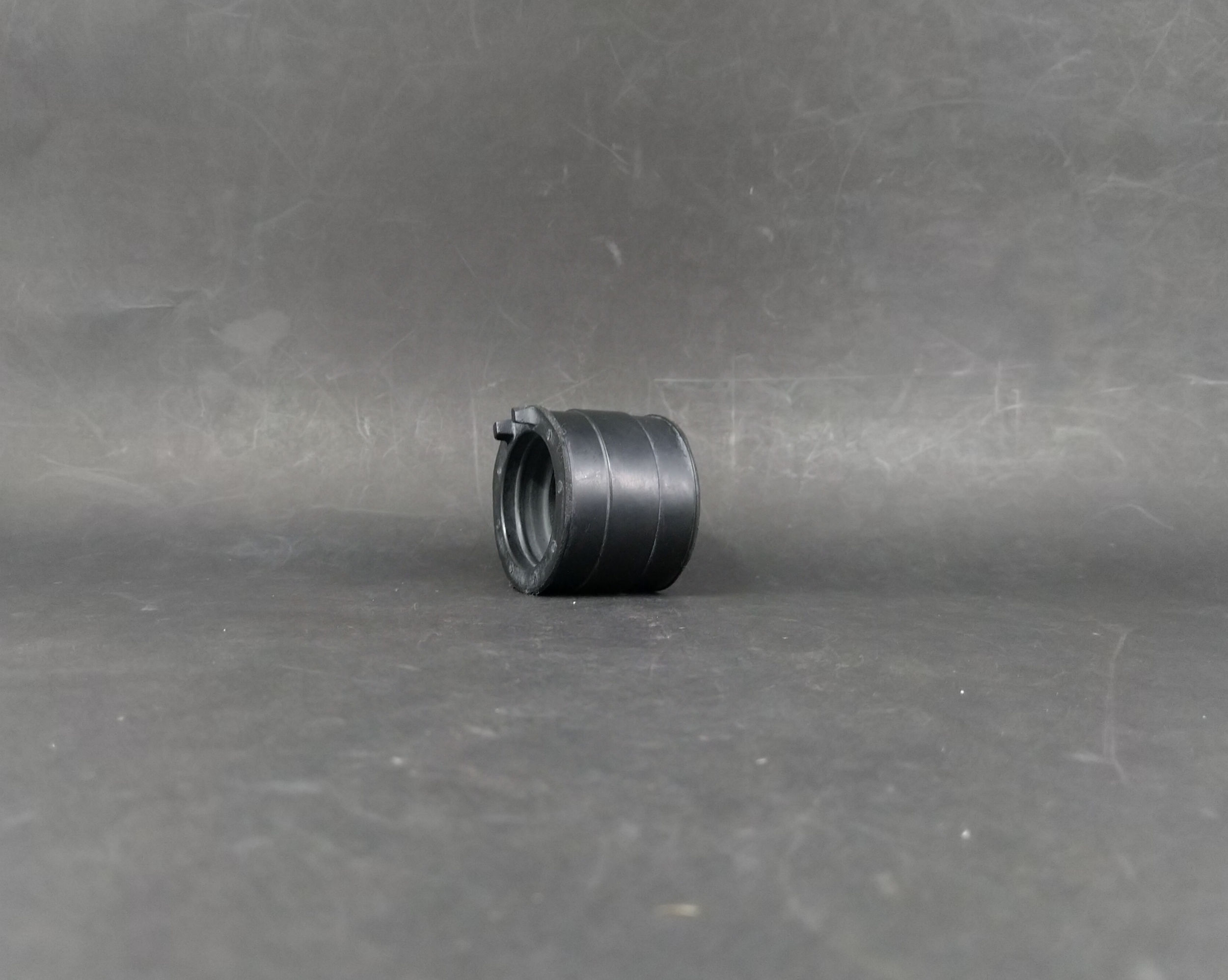 DJ121022|INSULATOR CARB