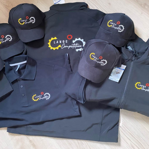 Ensemble de casquettes et polos