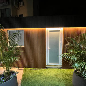 מדבקות קיר וציפויי עץ