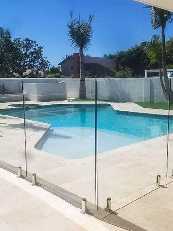 glass-pool-fencing_aquaview-min-1.jpeg