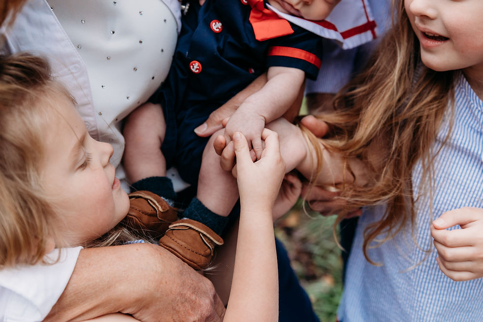 Preserve cherished moments with beautiful extended family photography sessions