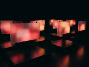 Televizyon reklam ekranlarını temsil eden dijital sahne görseli