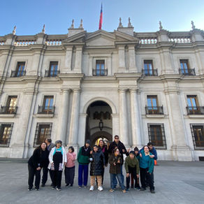 Un día en el corazón de Chile: usuarios del Área Discapacidad recorren La Moneda
