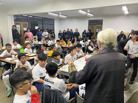 Entre completos y sesión de fotos: así fue la presentación del nuevo uniforme deportivo del Club Cristo Vive