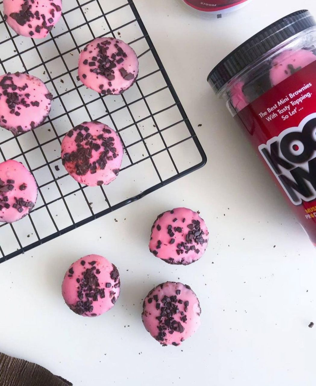Brownies donut strawberry
