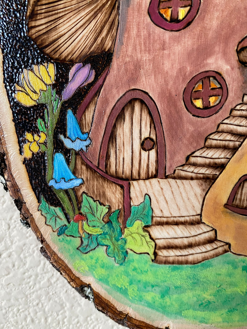 Thumbnail: Close up of bottom art