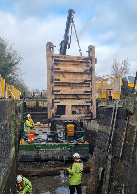 wide beam crane pontoon