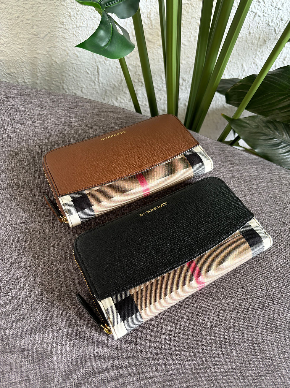 Burberry Elmore Zipply Wallet