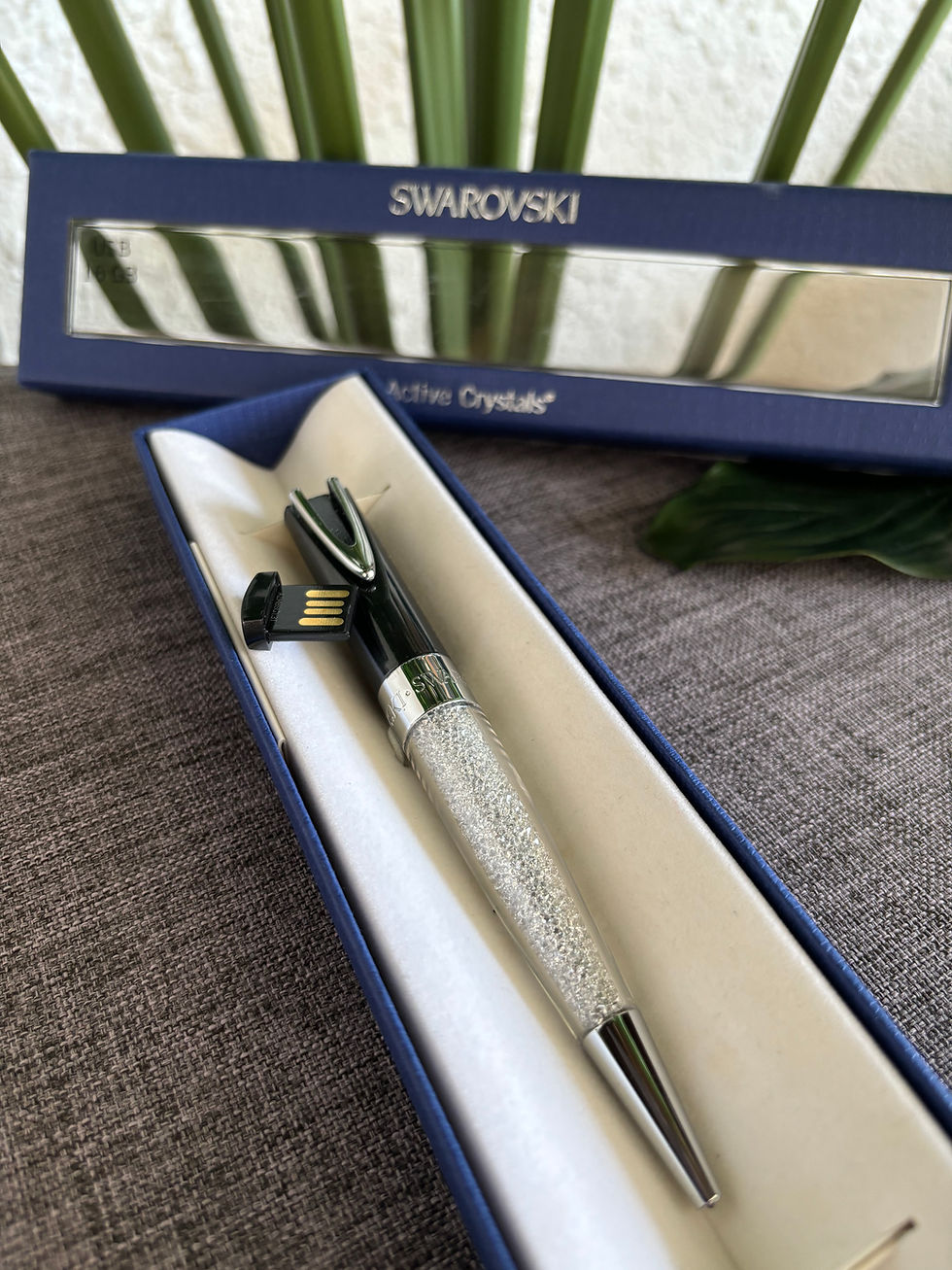 Thumbnail: Swarovski 5136846 CRYSTALLINE STARDUST USB BALLPOINT PEN, BLACK
