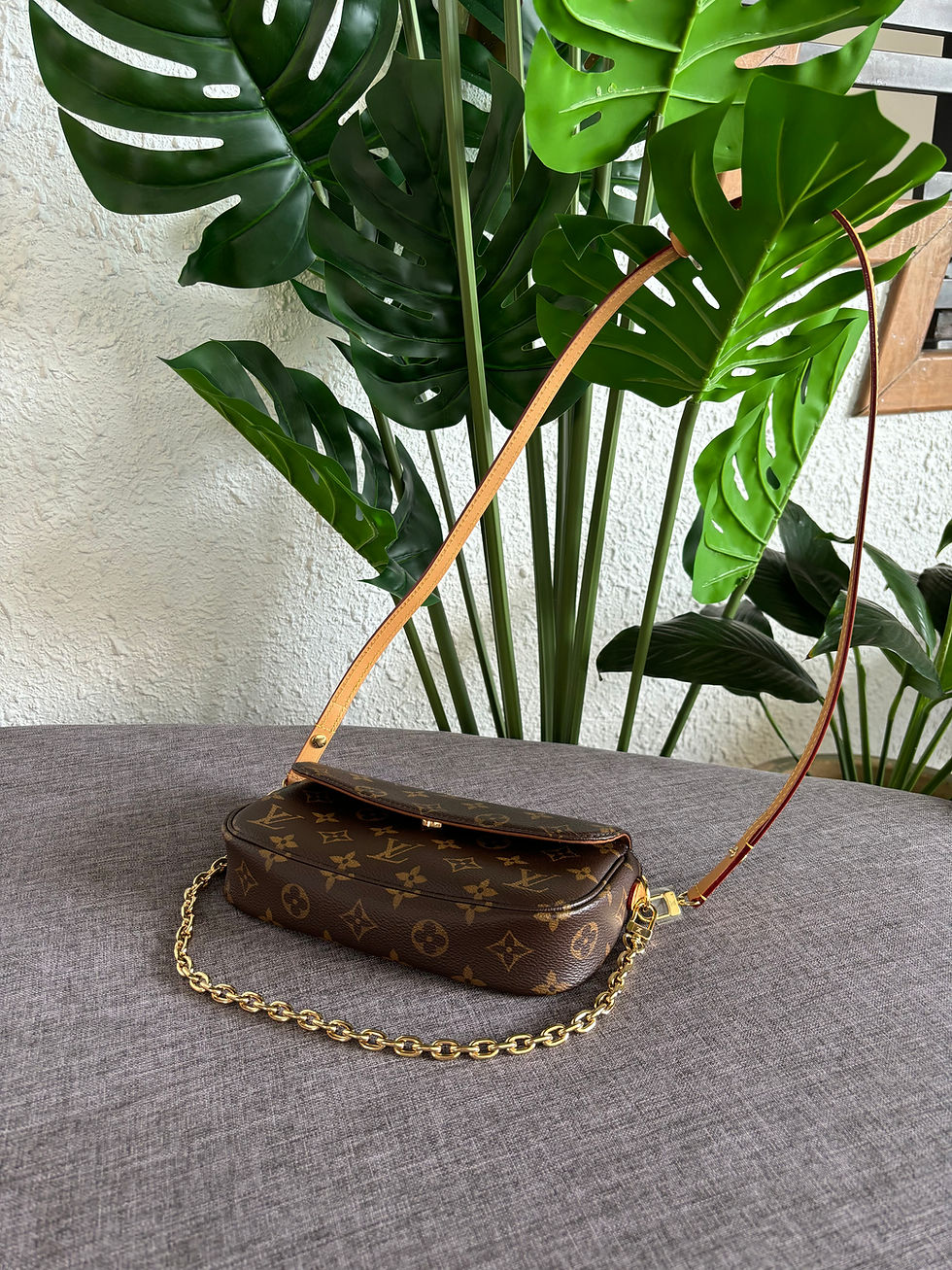 Thumbnail: LV M81911 Wallet on Chain Ivy