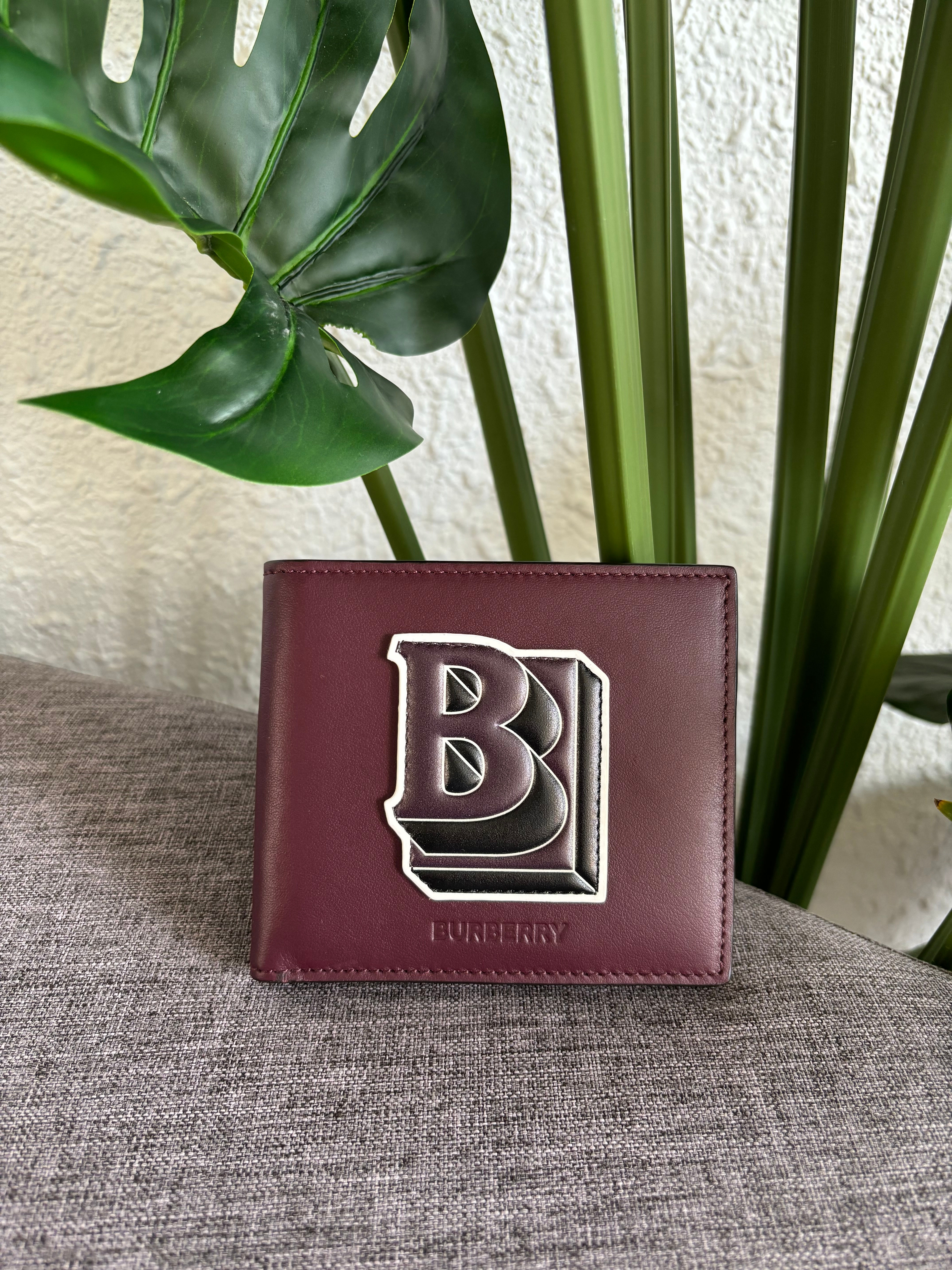 Burberry Graphic Leather International Bifold Wallet 80453751