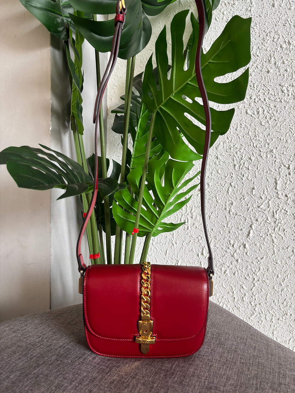 Thumbnail: Gucci Chain Trim Shoulder Bag