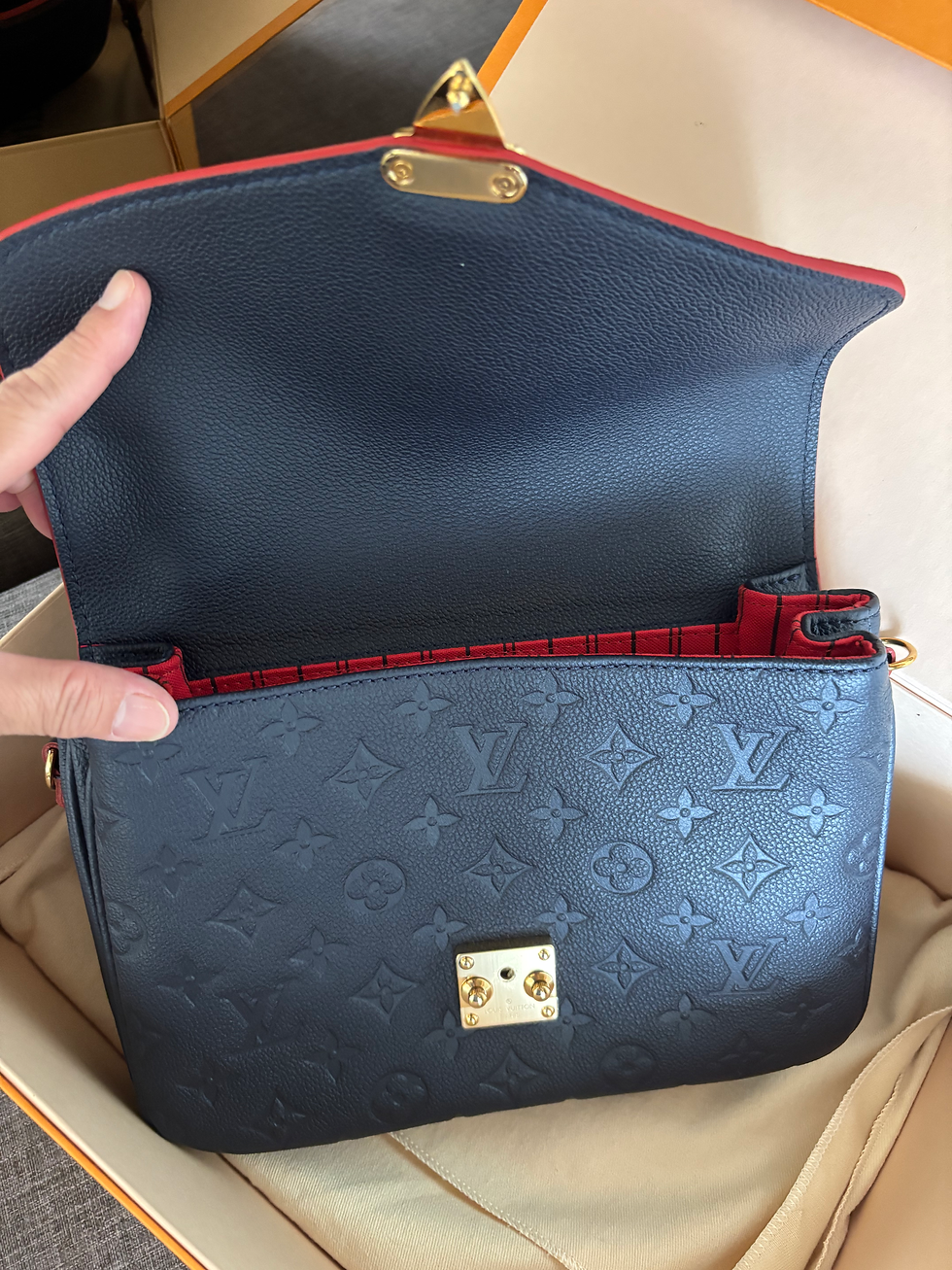 Thumbnail: LV Pochette Métis M44071