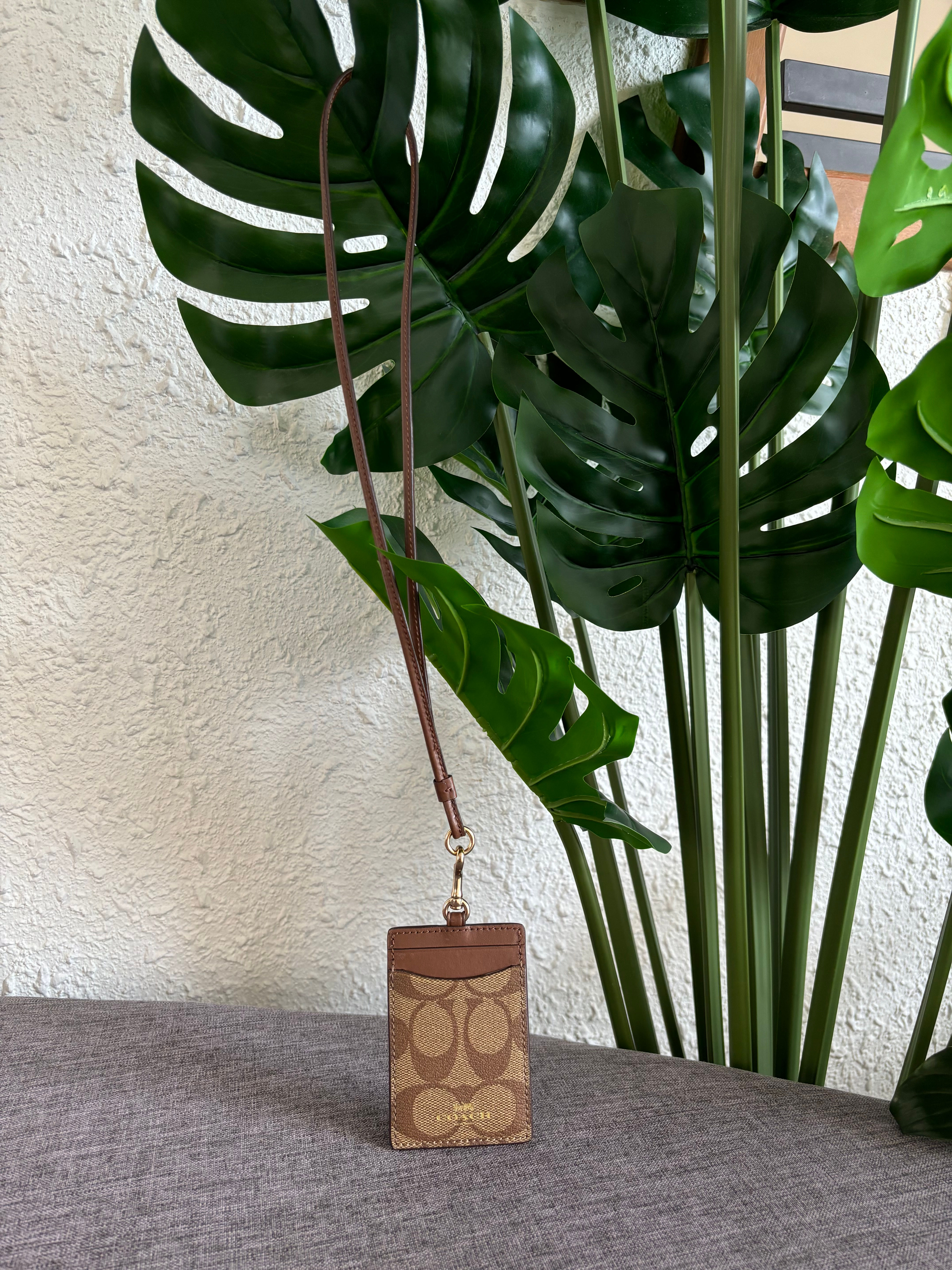 Coach Id Lanyard In Signature Canvas F63274