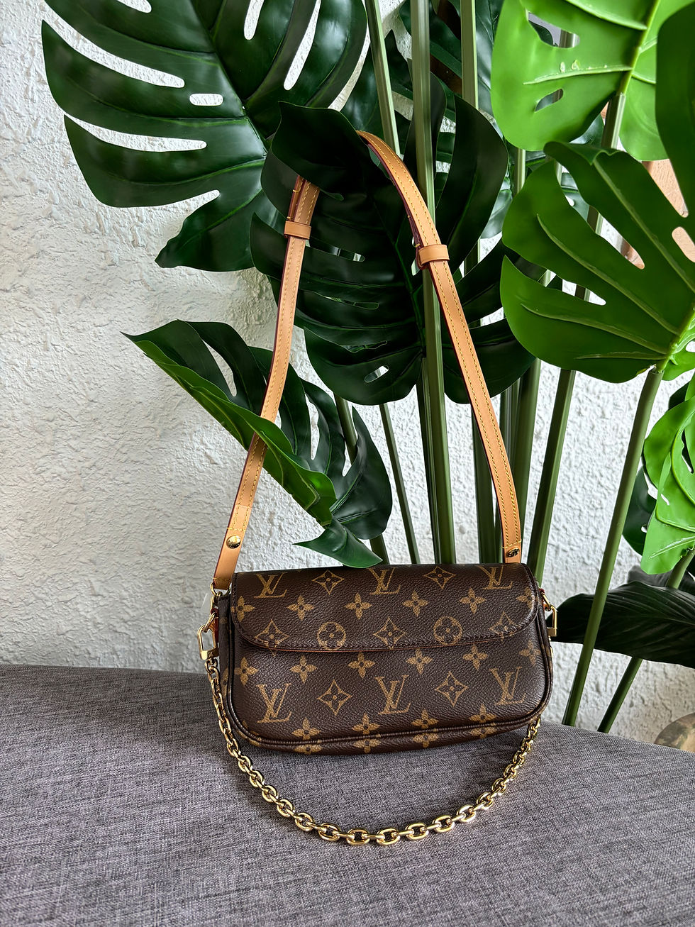 LV M81911 Wallet on Chain Ivy