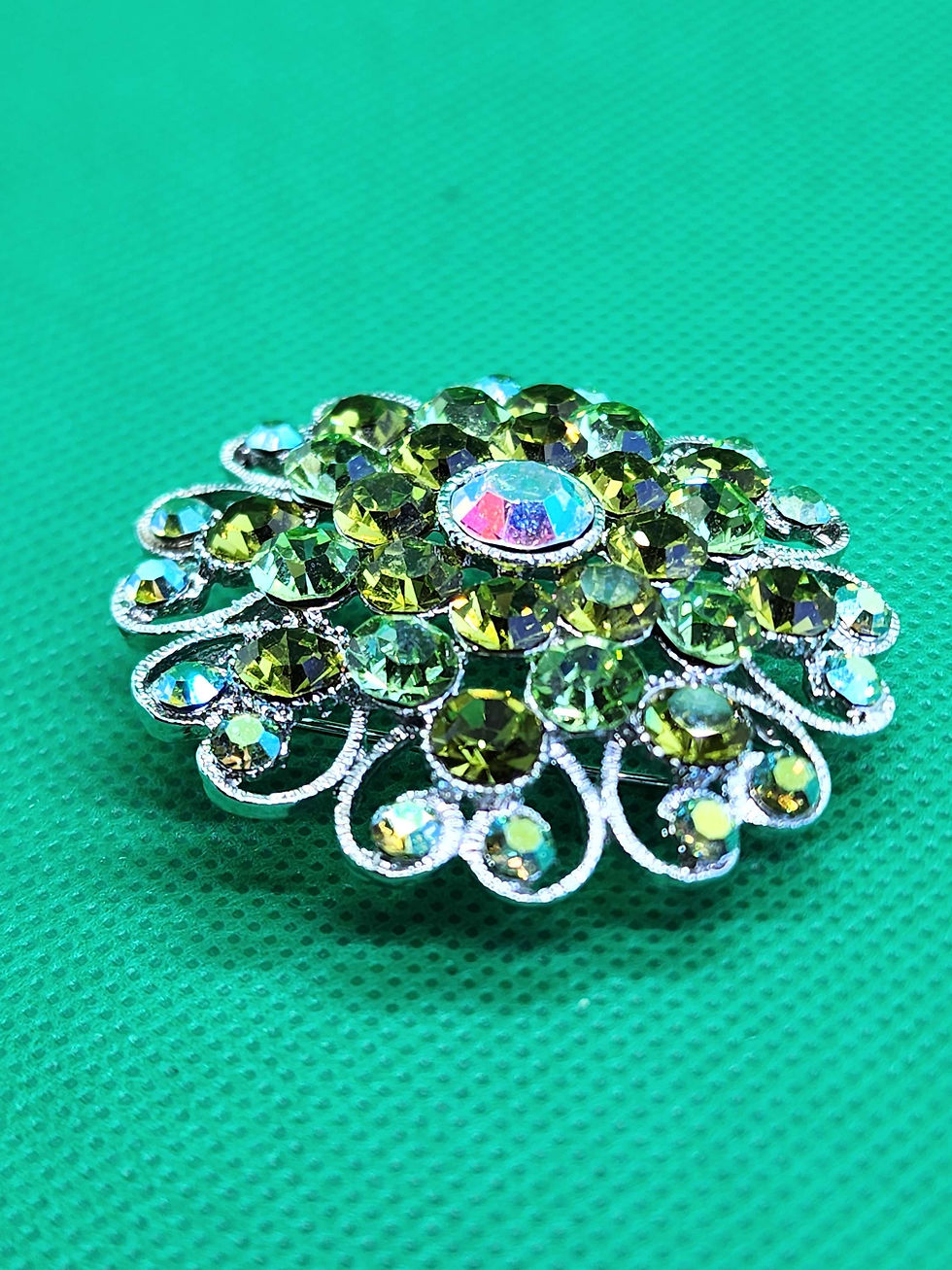 Thumbnail: 3D Green and multiple colored crystal brooch
