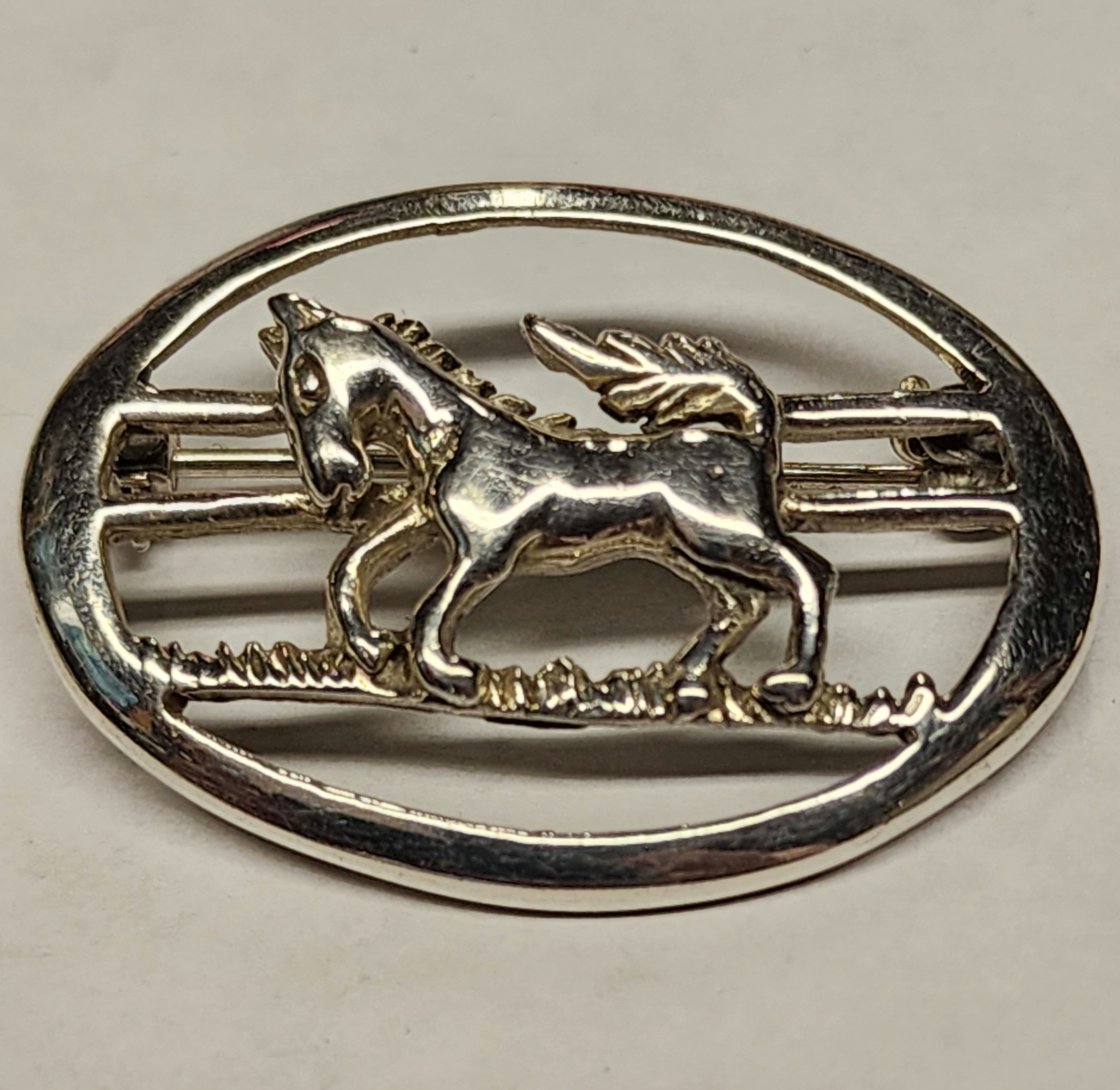 925 Silver running horse brooch 1 1/2" by 1"
