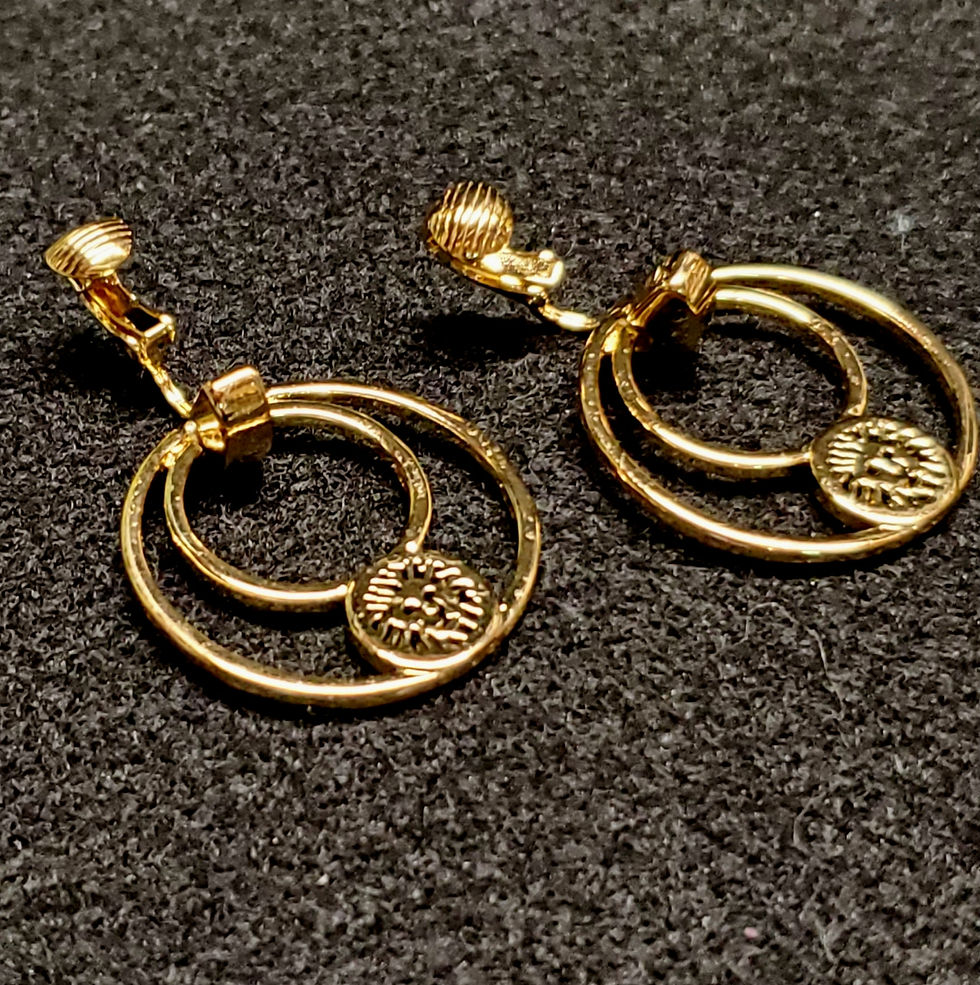 Thumbnail: Gold-tone Dangle earrings