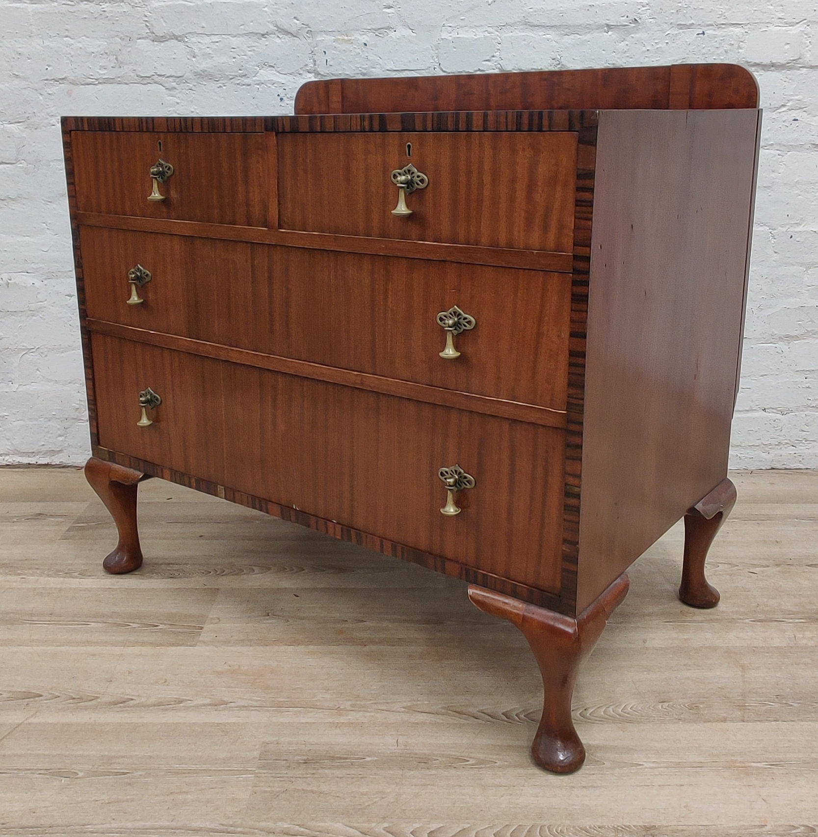 Queen Anne style mahogany 2 over 2 chest of drawers by Galloway and Sykes
