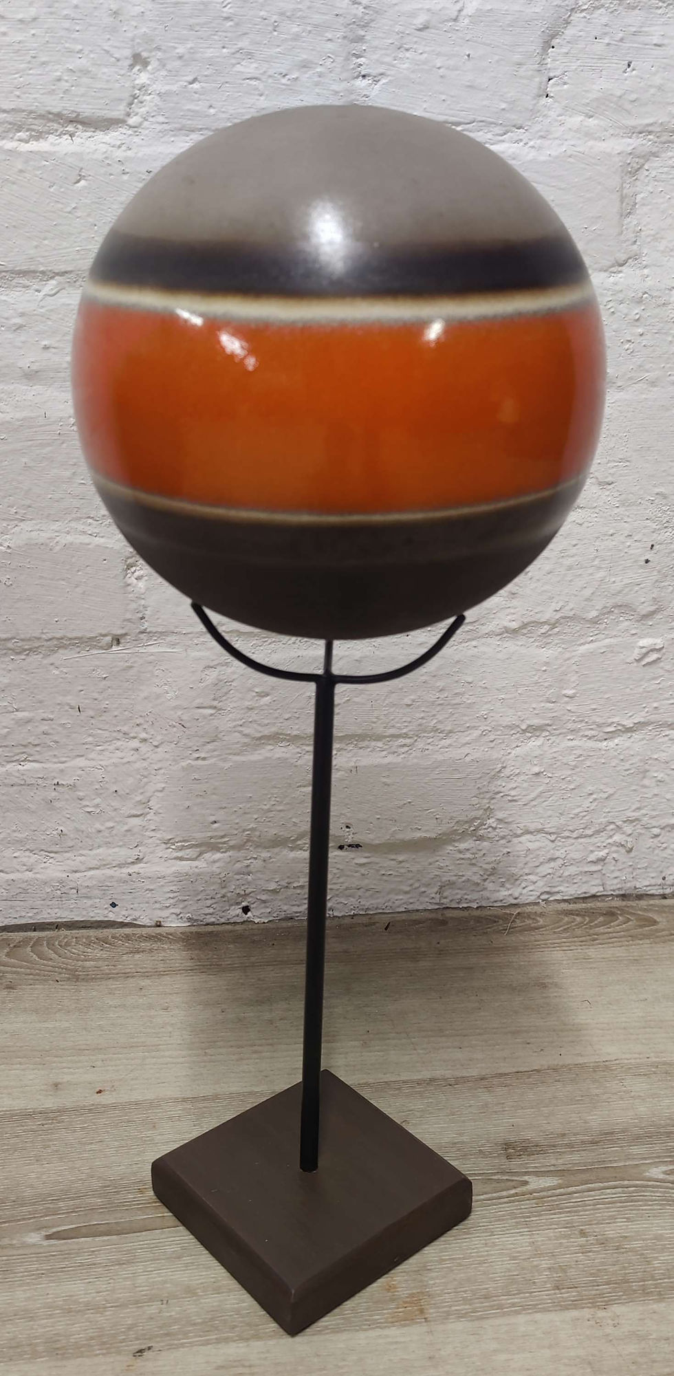 Thumbnail: Sphere/artefact display stand 