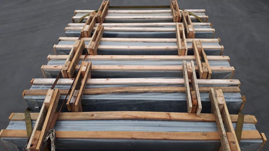 Slabs unloaded at the port