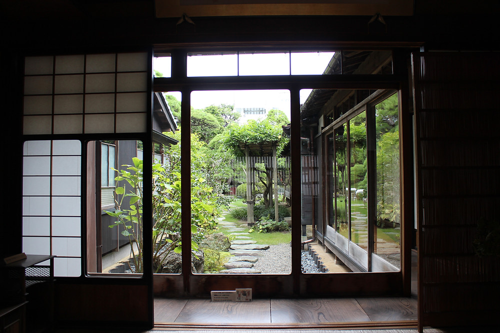 江戸時代から続く小澤家の先祖を迎える大切な 盆提灯