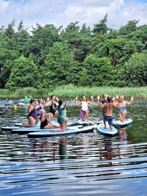 paddleboard-yoga-latitude-festival