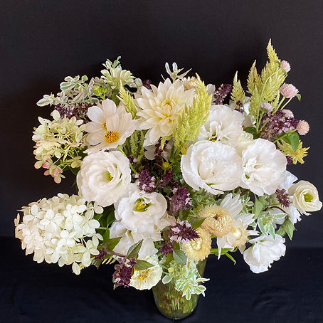 IMG_3628 (1)_white bouquet.jpeg