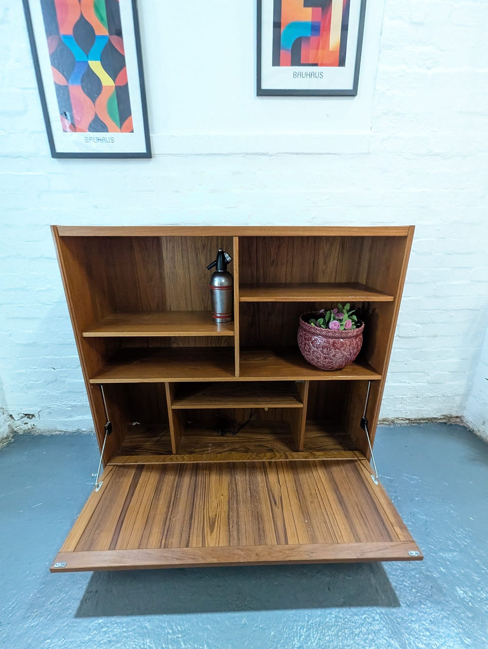 Thumbnail: Dainish Highboard 