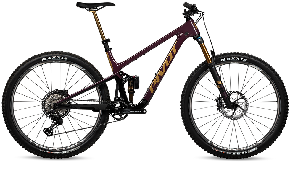 Pivot Trailcat SL Trailbike in Seitenansicht mit 140 mm Federgabel und 120 mm Hinterbau