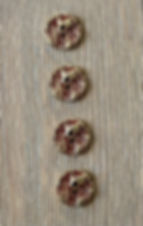 4 metal buttons with bordeaux print