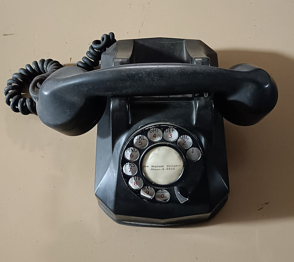 Thumbnail: [E0097] Desk phone, rotary, 1938