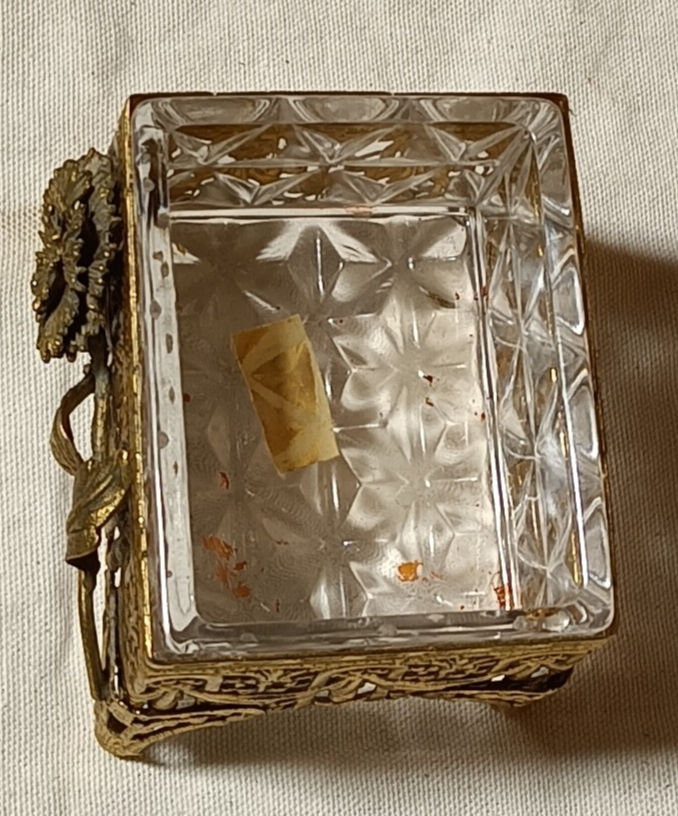 Thumbnail: [D0247] candy dish/jewelry casket
