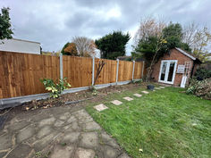 A rear garden's new fence