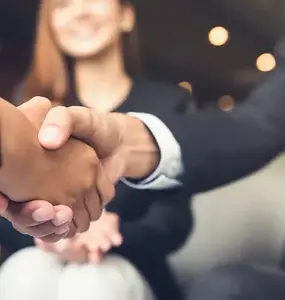 SNS-Shaking-Hands-iStock-952625346-e1689191702779.webp