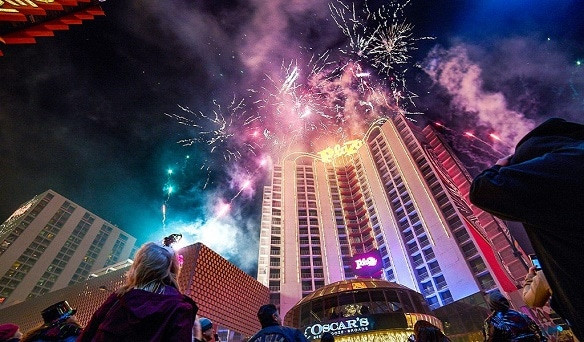 Las-Vegas-Fremont-Street-Experience-Fireworks
