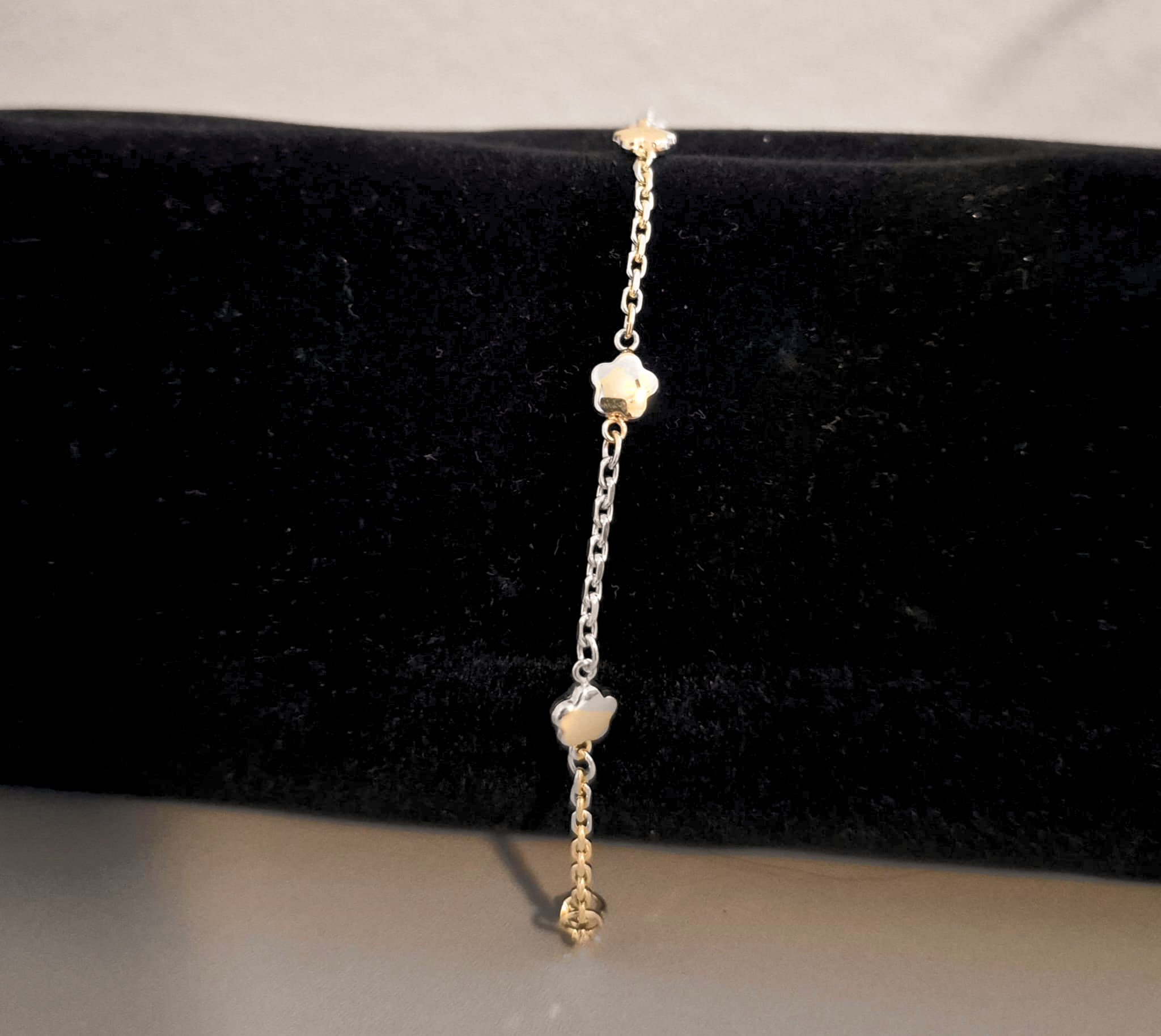 The Golden Daisy Chain Bracelet