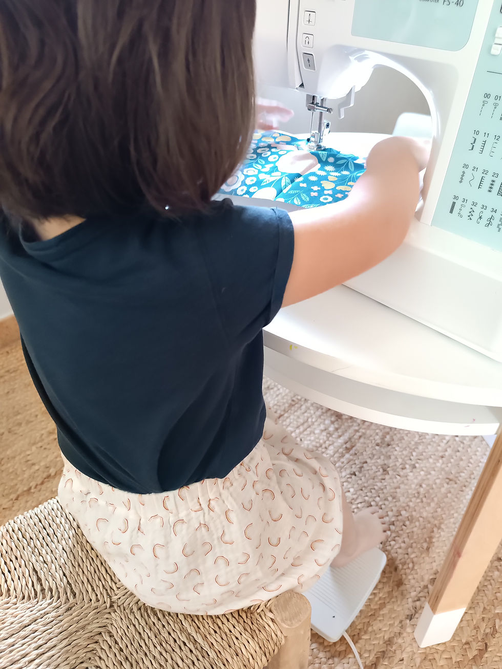 initier les enfants à la couture