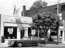 1982 - 115-117 West Lockwood