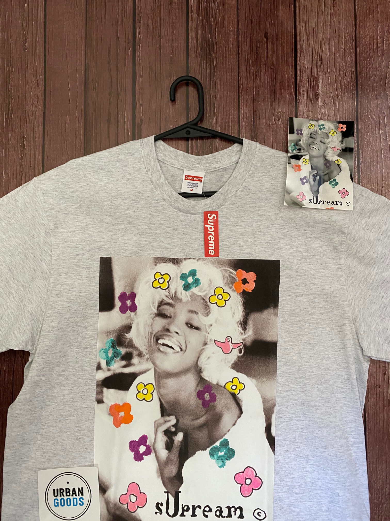 Remera Supreme Naomi SS20 Grey