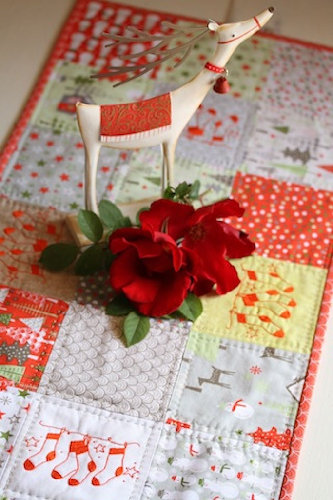 L124 A Merry Little Christmas Table Runner.JPG
