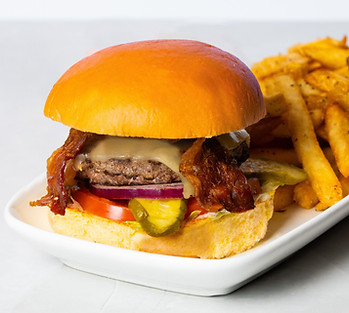 Bacon_Cheddar_Burger - Craft Beer Market